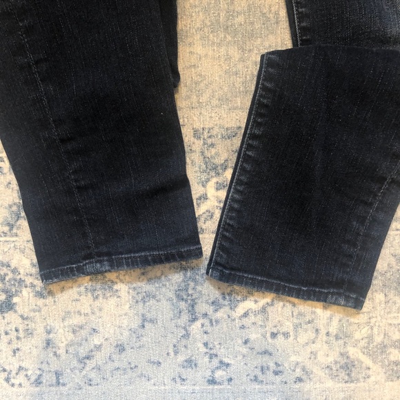 7 Brand 👖- High Waist Dark Wash - Picture 4 of 6